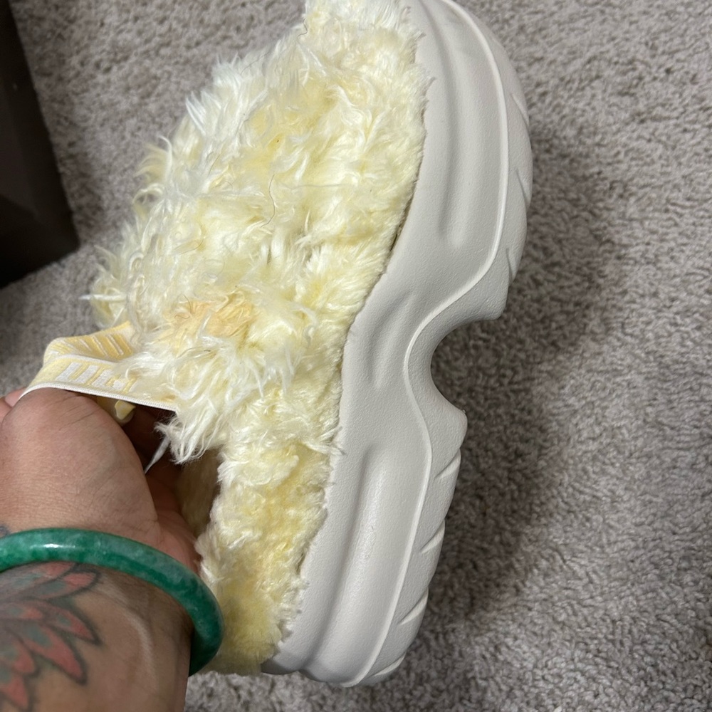 Women's Fluffy Ugg Cream Slip-On Shoes
